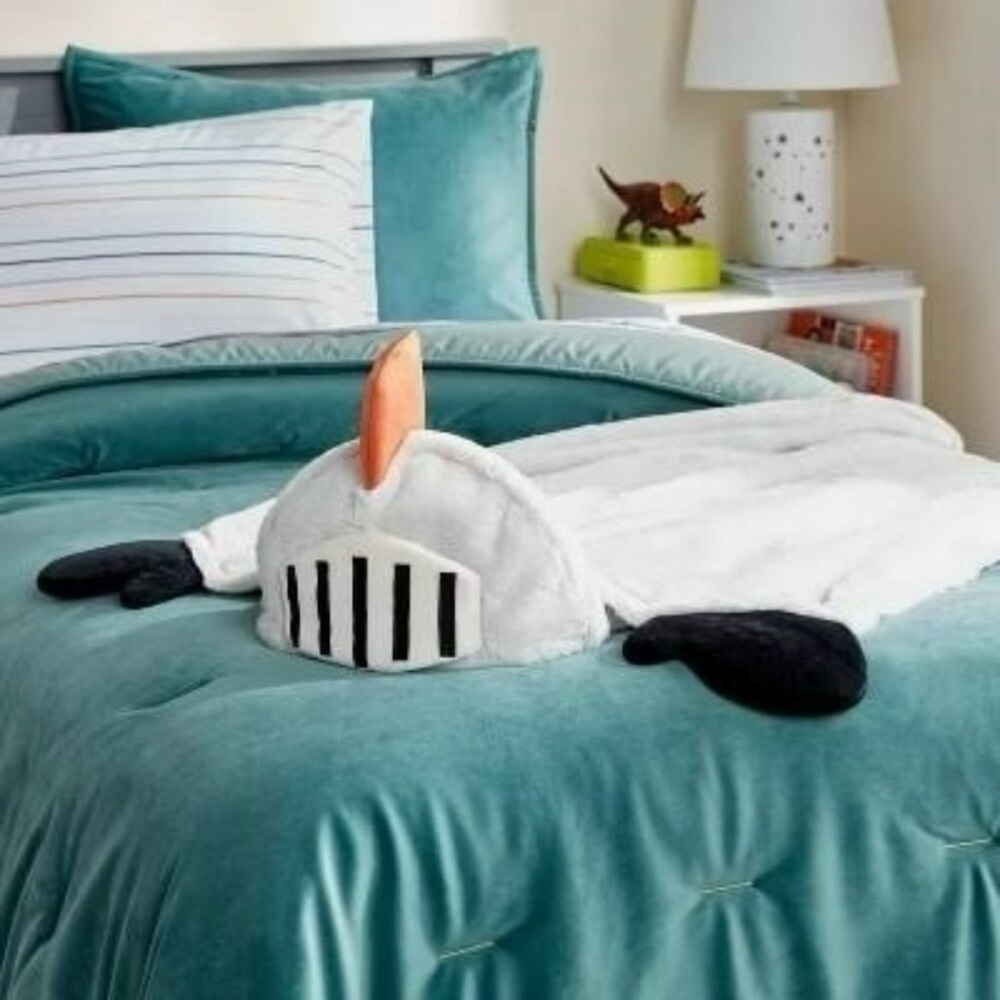 NWT Pillowfort Knight Kids Hooded Blanket​​​​ - Picture 3 of 4